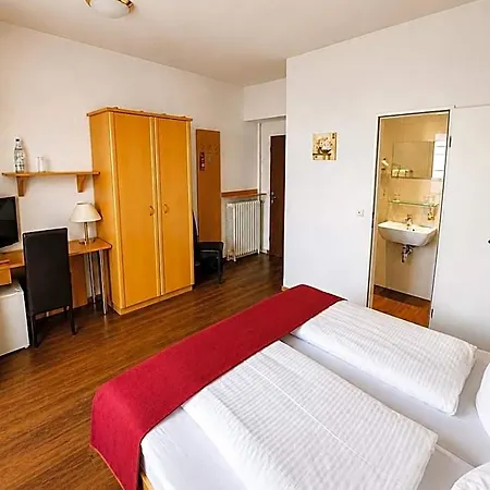 Seerose Hotel *
